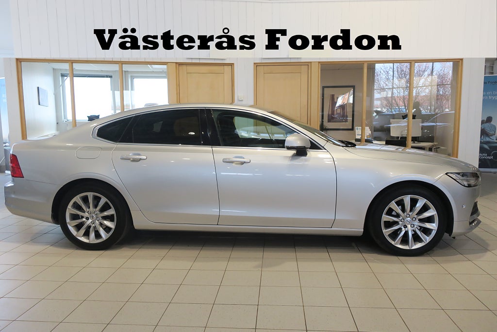Volvo S90 D4 AWD Momentum Värmare Keyless Navi Rattvärme