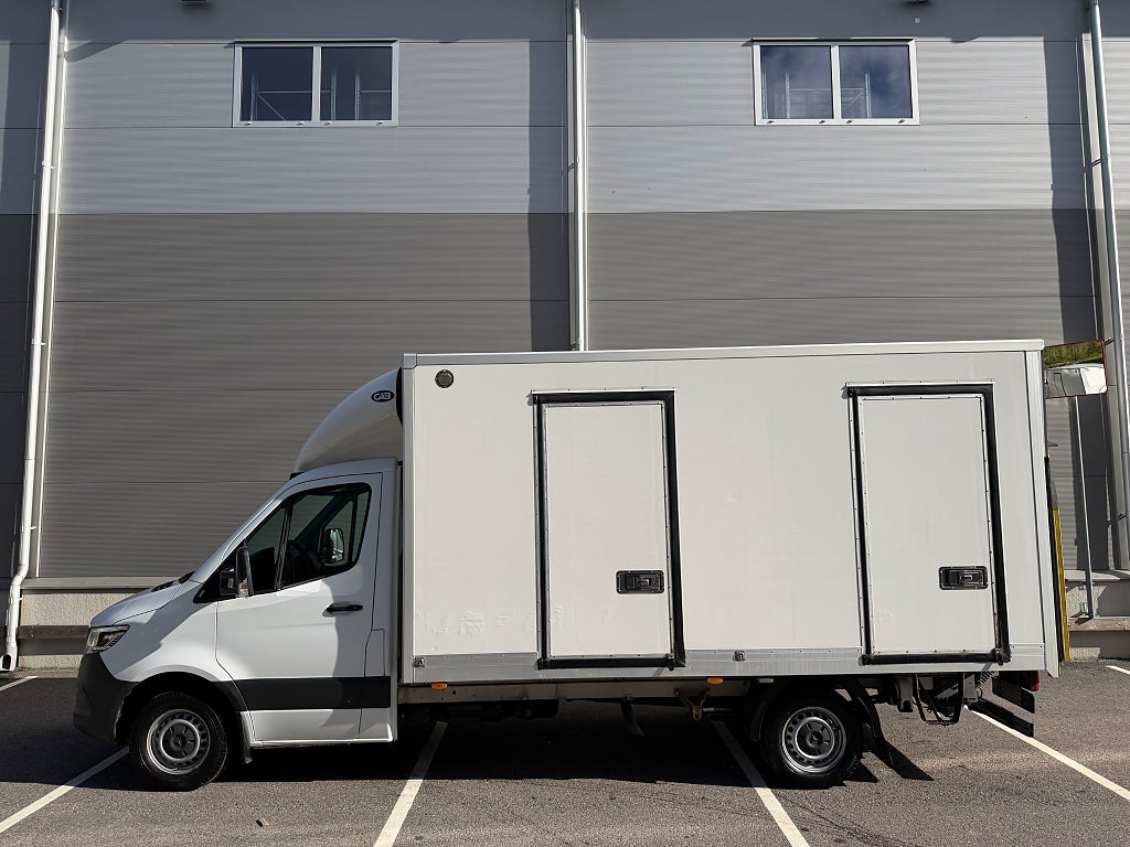 Mercedes-Benz Sprinter 317 CDI Volymskåp m. Lift /Sidodörr/289´+