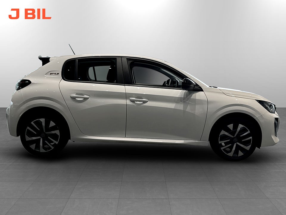 Bild på Peugeot 208 Style Hybrid 100hk Aut CARPLAY BACKSENSORER
