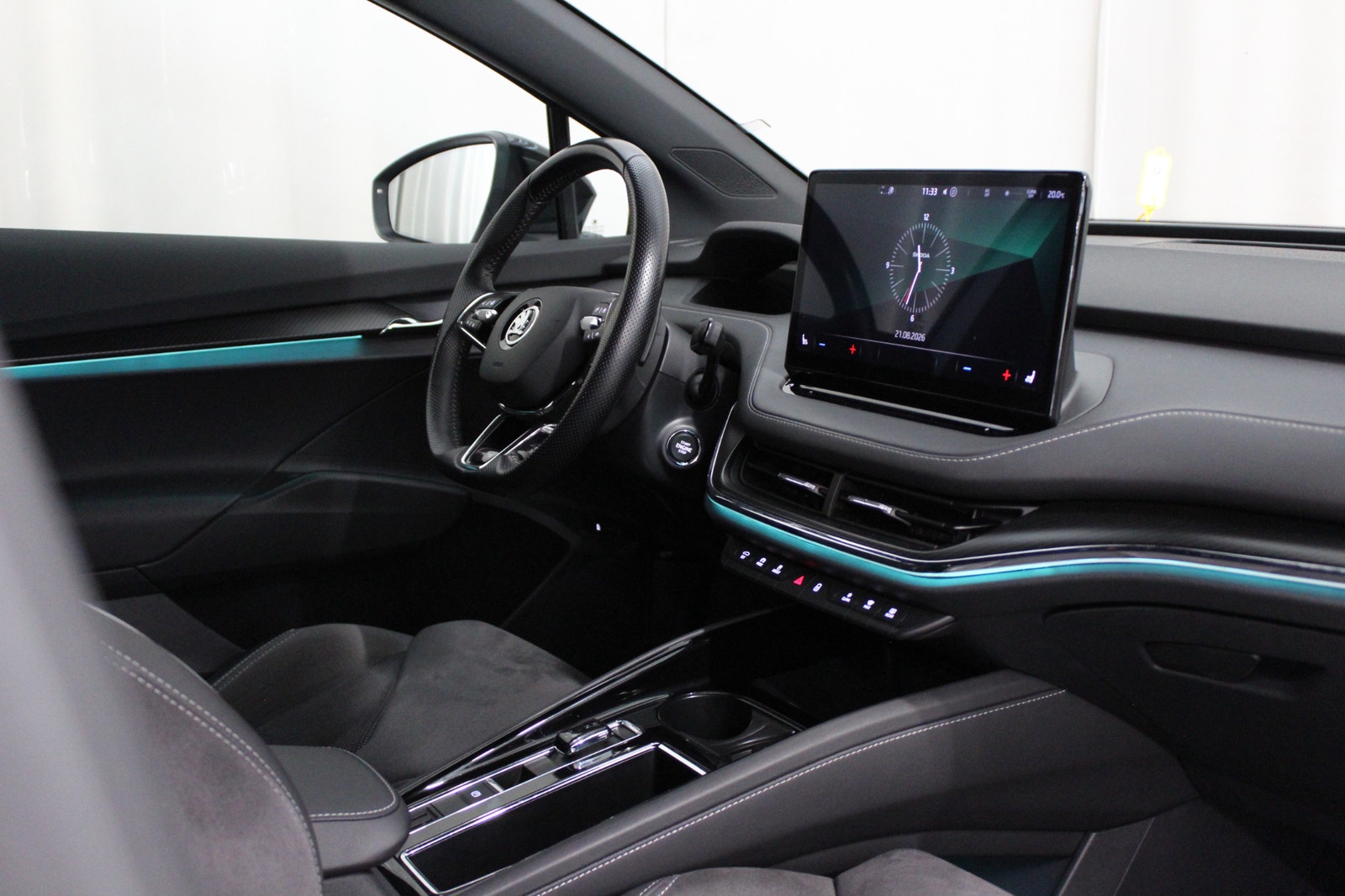 Skoda Enyaq iV 80x 265HK, Sportline, Drag, S&V-hjul, Kamera, Värmepump 2023 - miniatyr 24