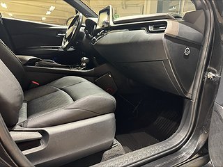 Toyota C-HR Hybrid CVT Executive/Drag/Mvärm/Navi/BKamera/JBL