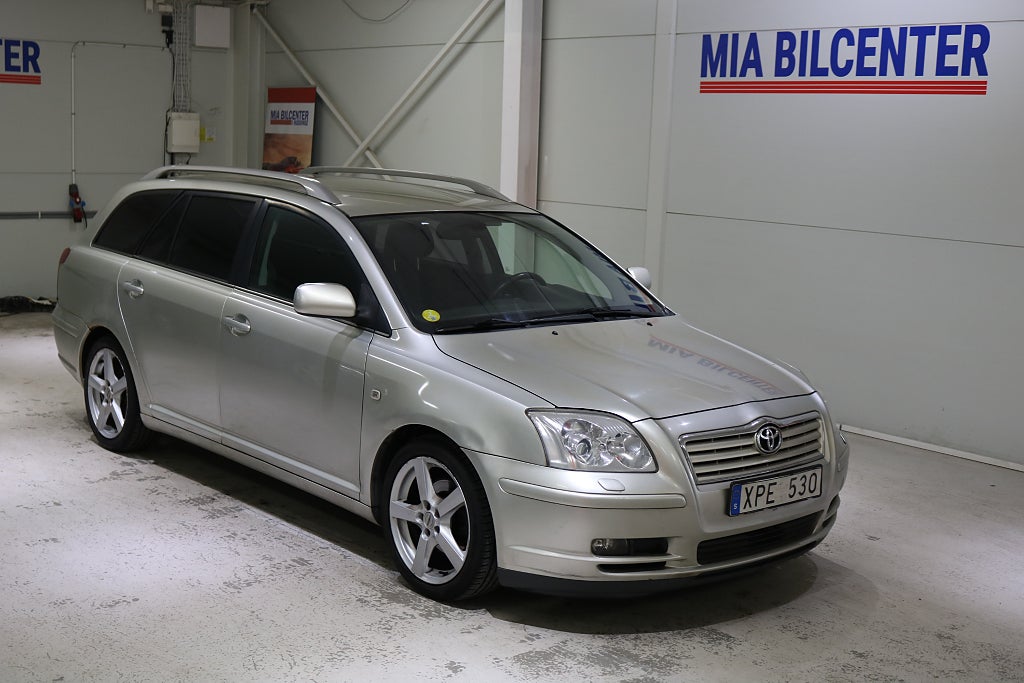 Toyota Avensis Kombi 2.0 D-4 VVT-i Automat dragkrok låg mil 
