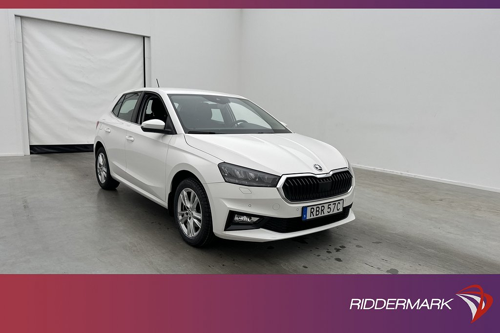 Skoda Fabia 1.0 TSI 110hk Kamera Sensorer CarPlay Rattvärme