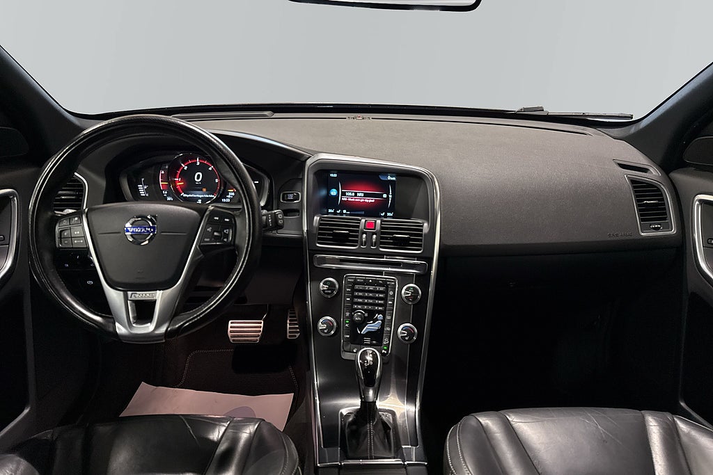 Volvo XC60 D4 AWD Automat R-Design VOC Kamera Drag