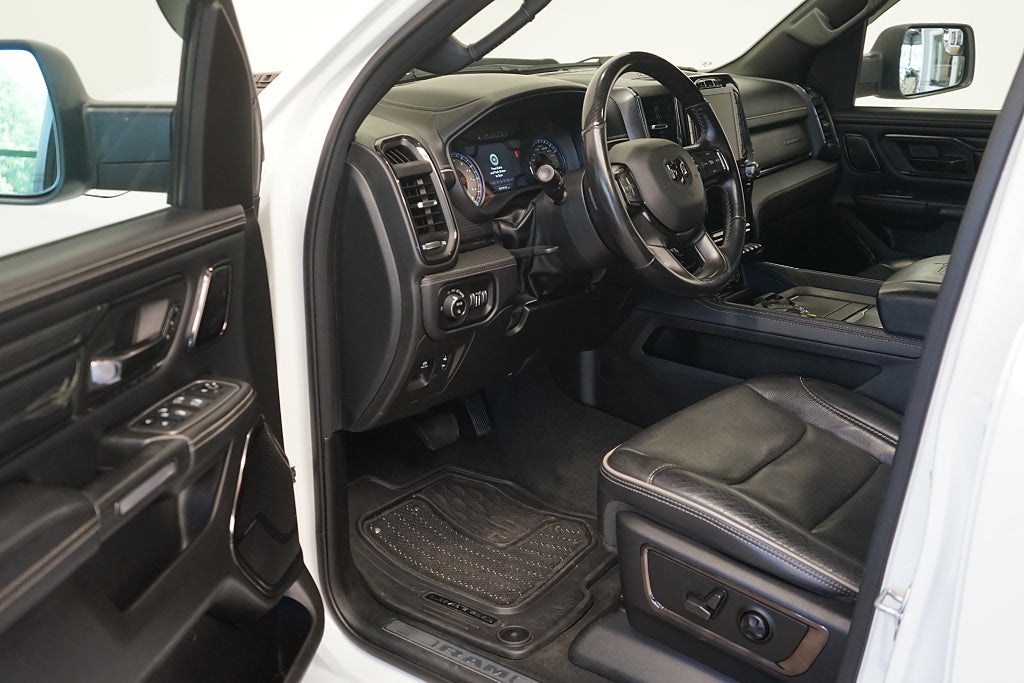 Dodge RAM 1500 5.7 V8 HEMI LIMITED NIGHT 395hk