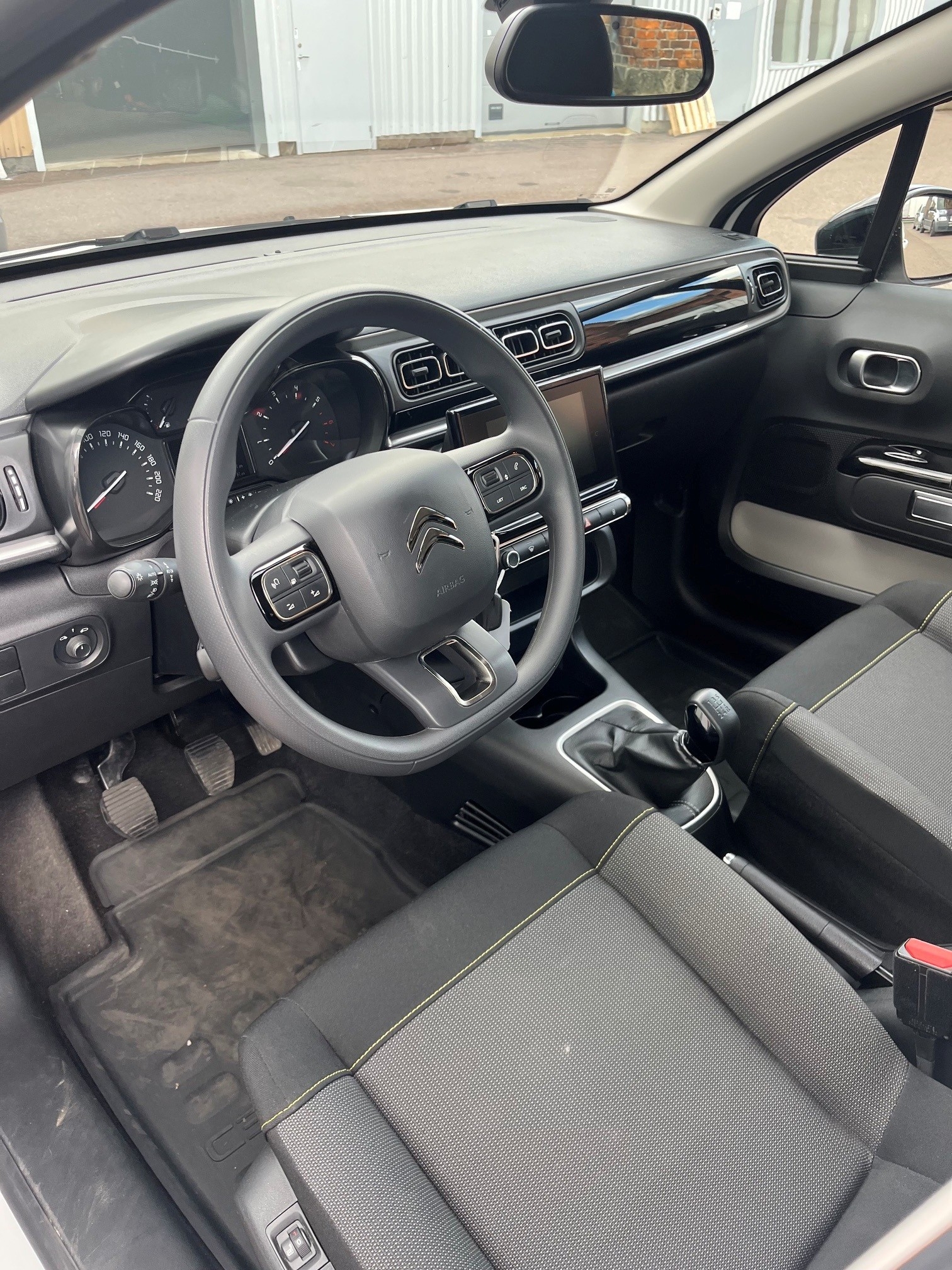 Citroen C3 1.2 PureTech 83 Shine Euro 6 2021, photo 4/37