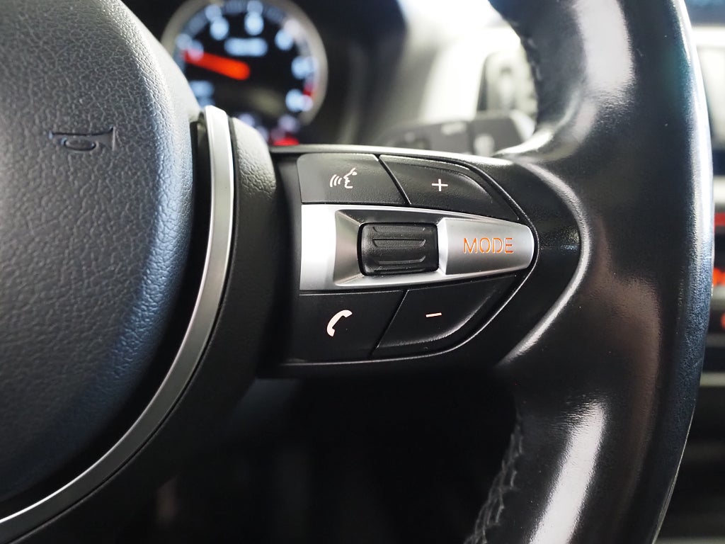 BMW 120d xDrive 5-d Steptronic M Sport Taklucka Drag P-Sensorer
