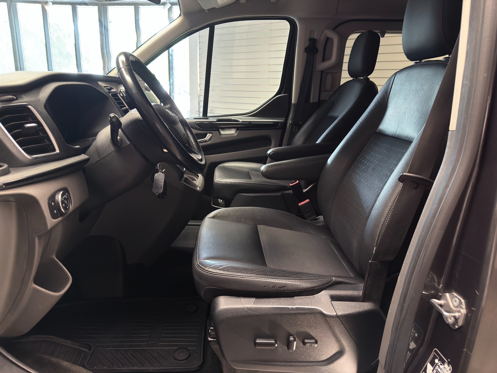 Ford Tourneo Custom Sport 2.0 TDCi 170hk | 8-sits | Drag | Värmare 2019 - miniatyr 11