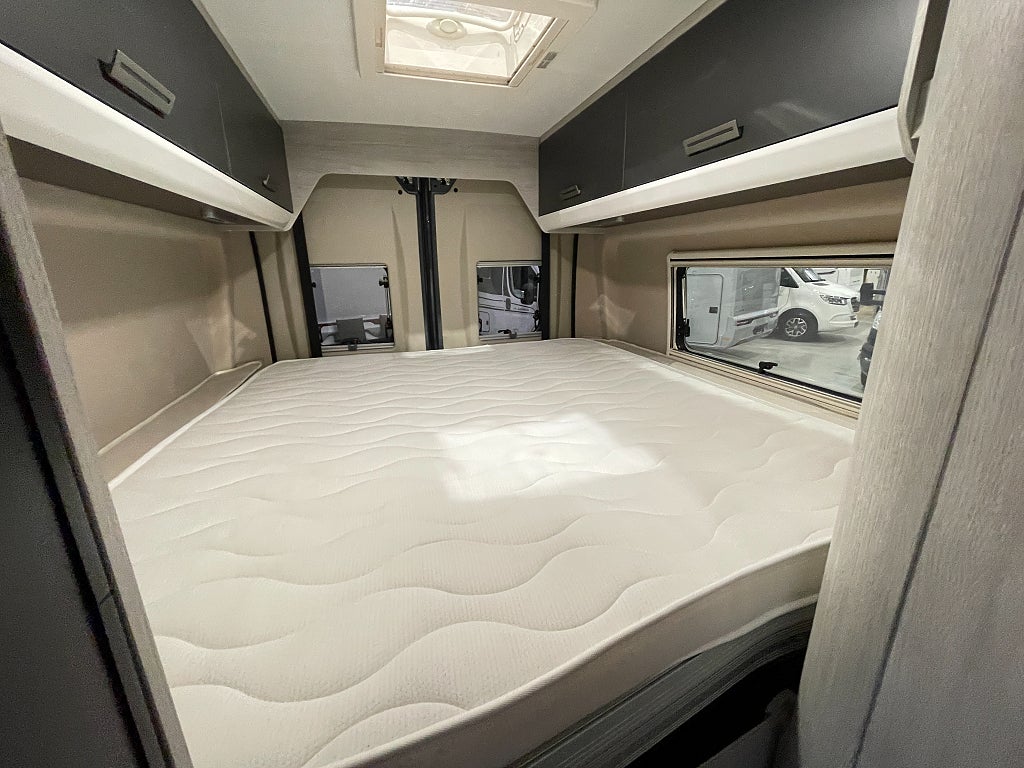 Ci Kyro Duo XL Elite / Truma Diesel / Höj och sänkbarsäng / Solcell - Ci