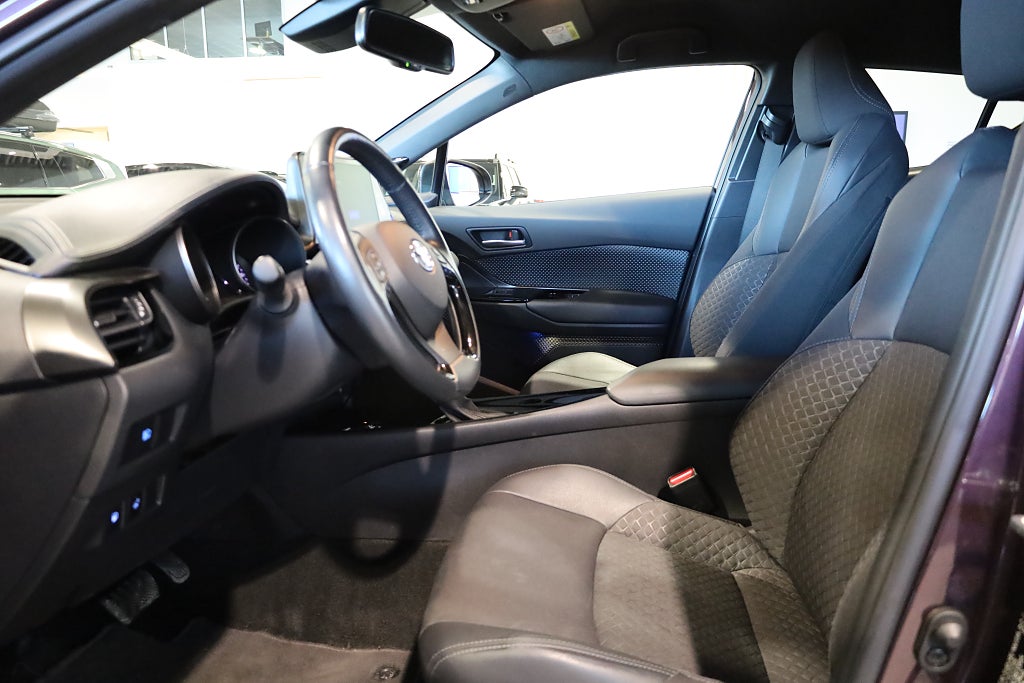 Toyota C-HR Hybrid CVT X-Edition Drag M-Värme JBL Kamera Navi 2022