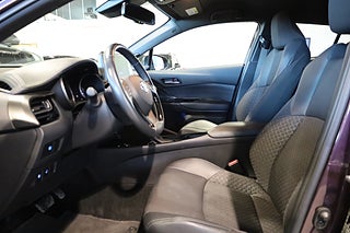 SUV Toyota C-HR 10 av 26