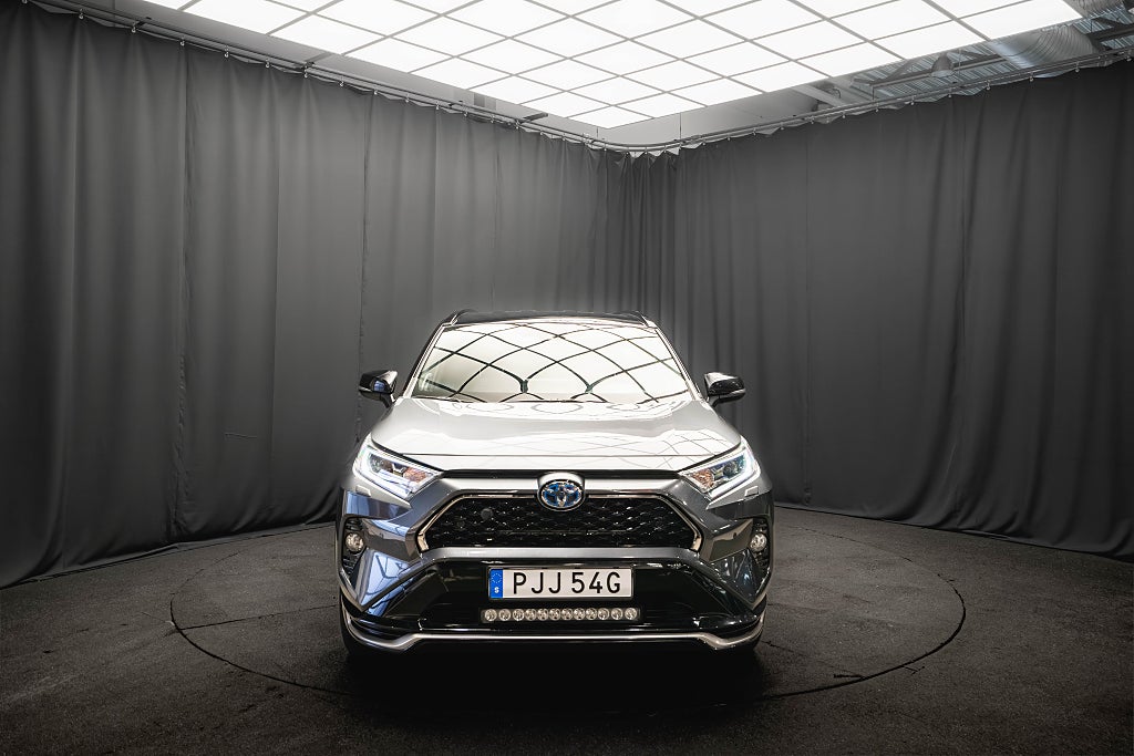 Toyota RAV4 Plug-in Hybrid AWD STYLE DRAG JBL M&K-VÄRMARE ELSTOL 1-ÄGAR