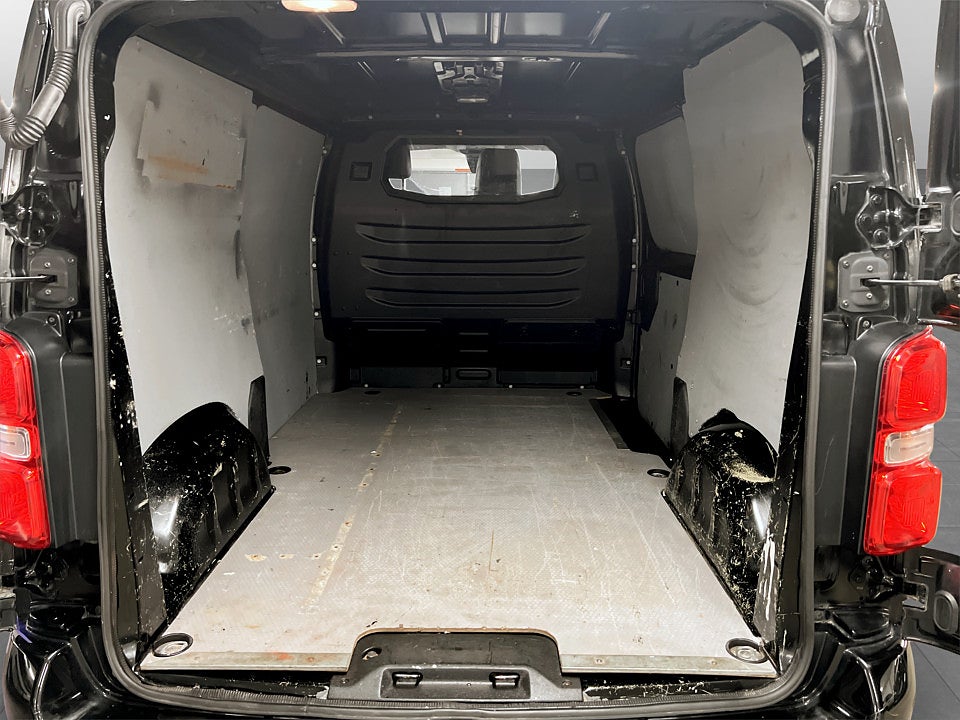 Bild på Peugeot Expert PRO+ 2.0 BHDi 145hk L2 DRAGKROK