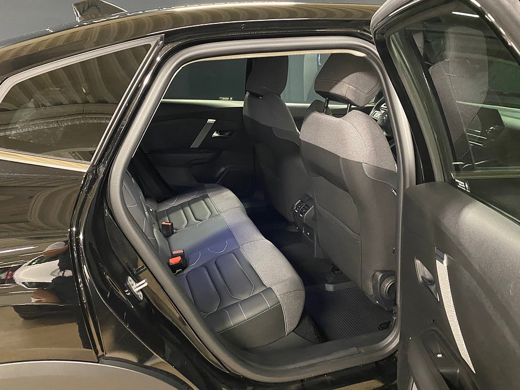 Bild på Citroën C4 X SHINE 1.2 PT 130hk Aut - CARPLAY, RATTVÄRME