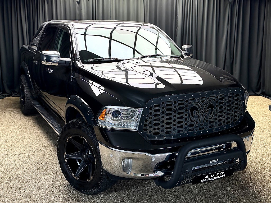 RAM 1500 Crew Cab 5.7 V8 HEMI 4x4  Laramie GoRhino Kam Drag MOMS