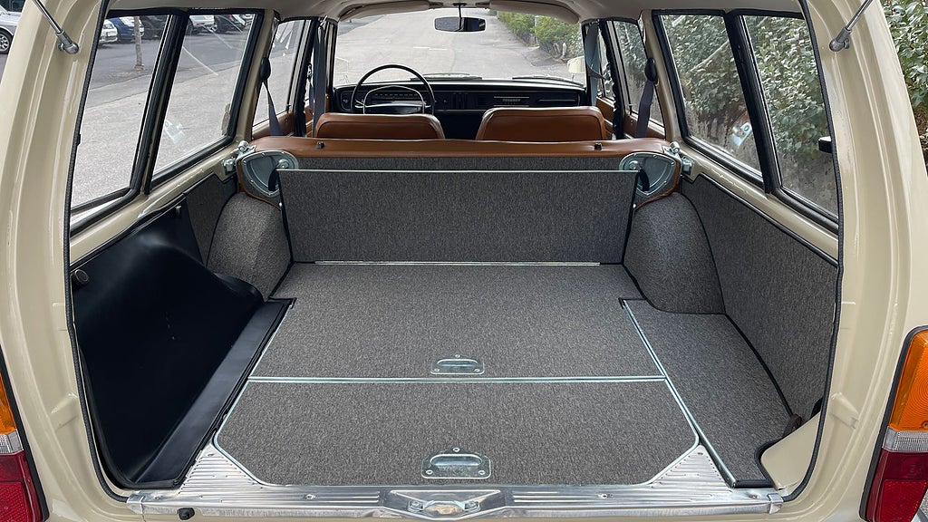 Volvo 145 Sport T28 B18B har renoverats till toppskick. Foto: Bilweb Auctions