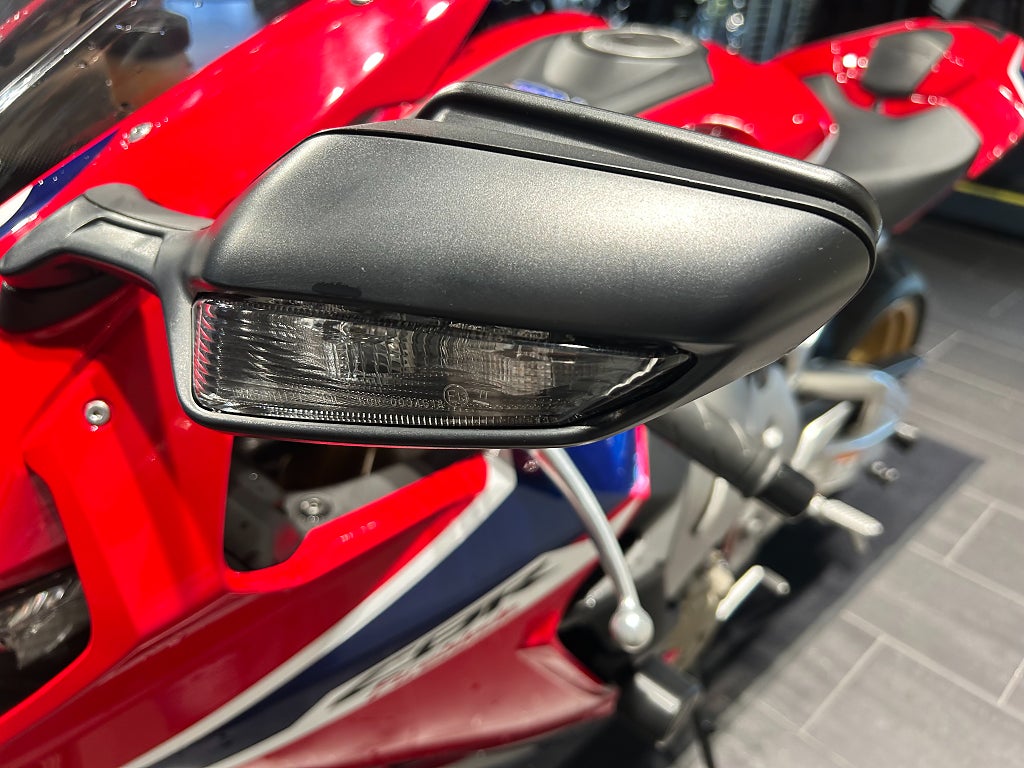 Honda CBR1000RR SP1 /3,45%/860mil/Yoshimura/Quickshifter