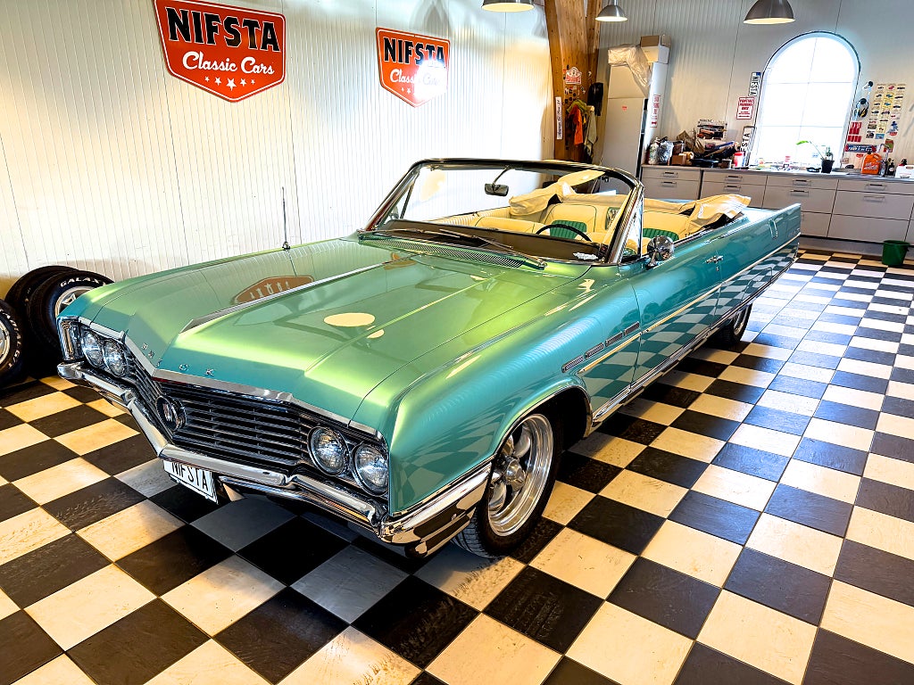 Buick Electra 225 Custom Convertible