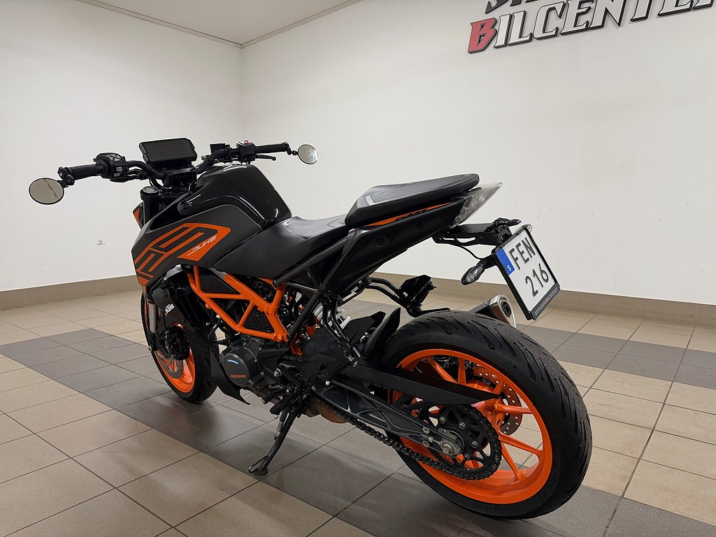 KTM DUKE 125  2023 - miniatyr 3