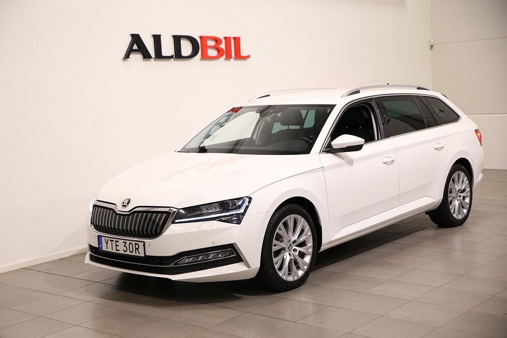 Skoda Superb iV 218hk Plug-in Hybrid Style DSG / Dragpkt / Läder / Backkamera