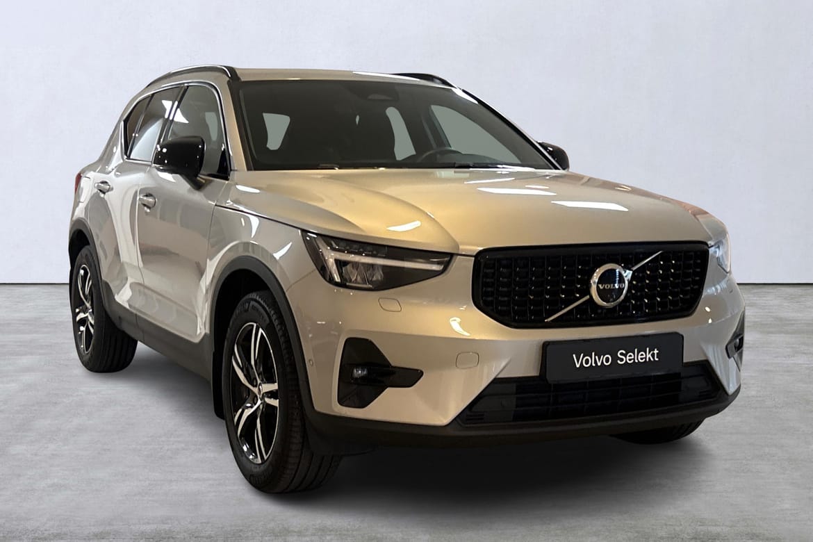Volvo XC40 B3 FWD Bensin Plus Dark 2025, photo 6/10