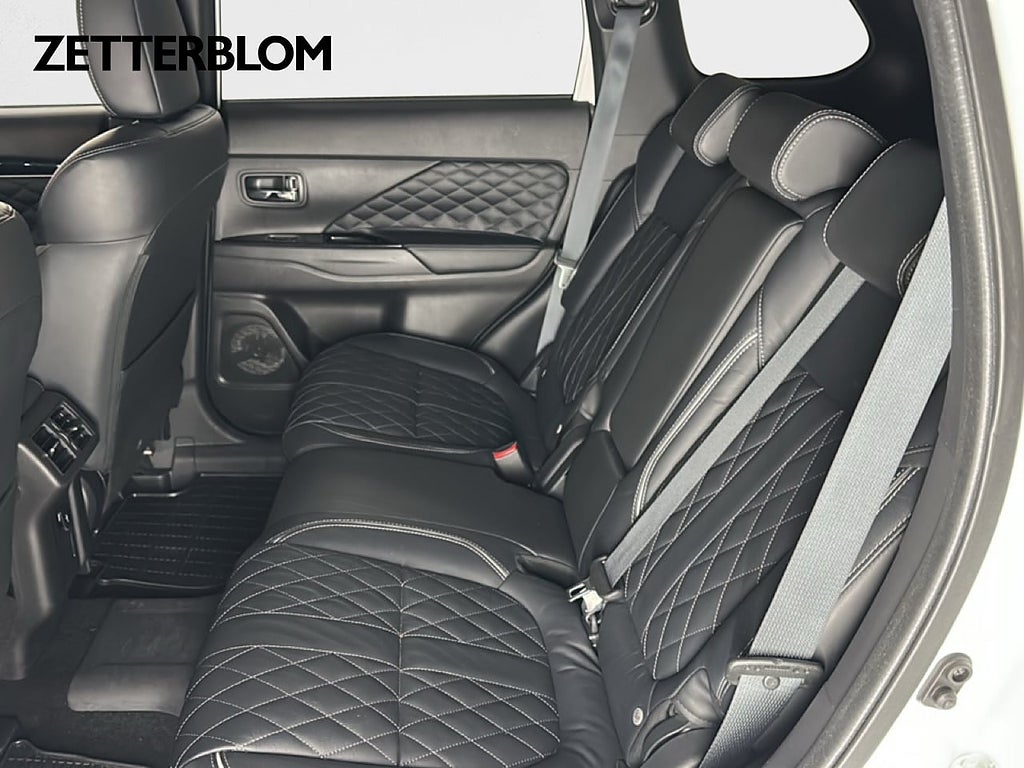 Kombi Mitsubishi Outlander 9 av 20