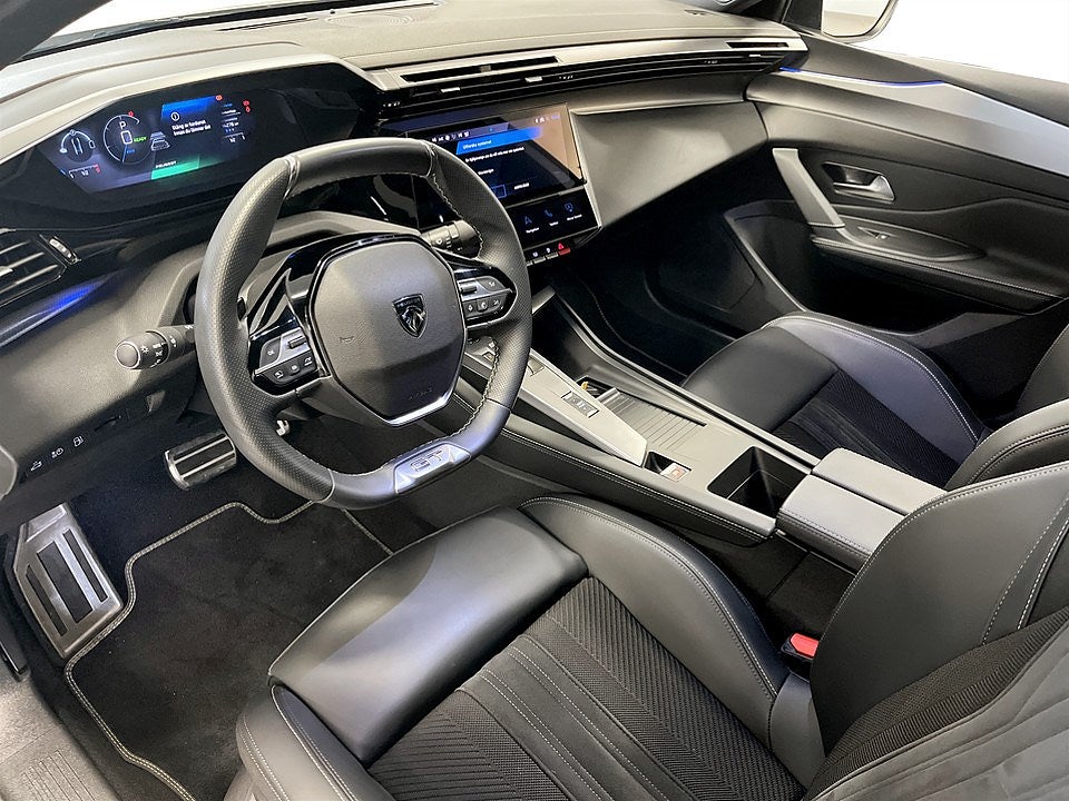 Bild på Peugeot 408 GT PHEV 225hk Aut - B-KAMERA, CARPLAY