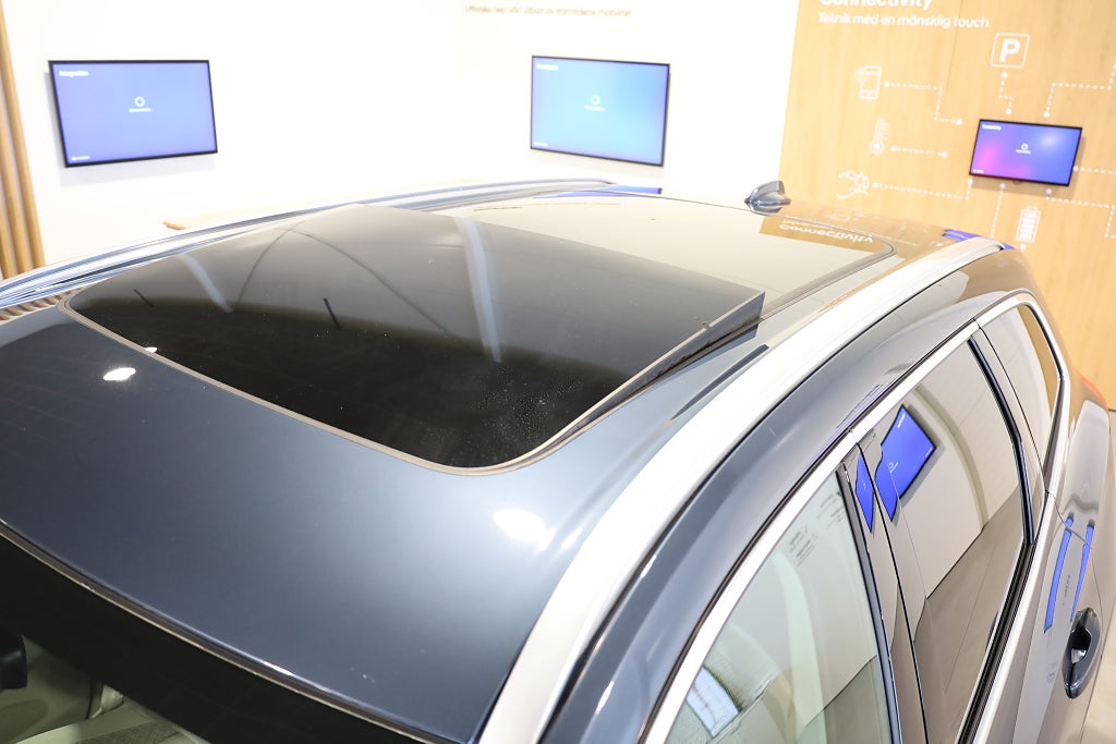 Volvo XC60 Recharge T6 350hk AWD Core Bright Pano Drag Leasbar 2023