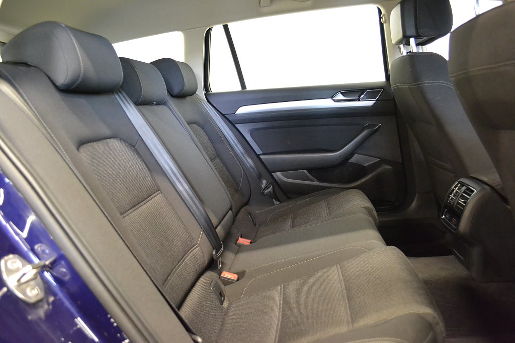 Volkswagen Passat Sportscombi 2.0 TDI 150hk Parkeringsvärmare P-Sensorer 2018