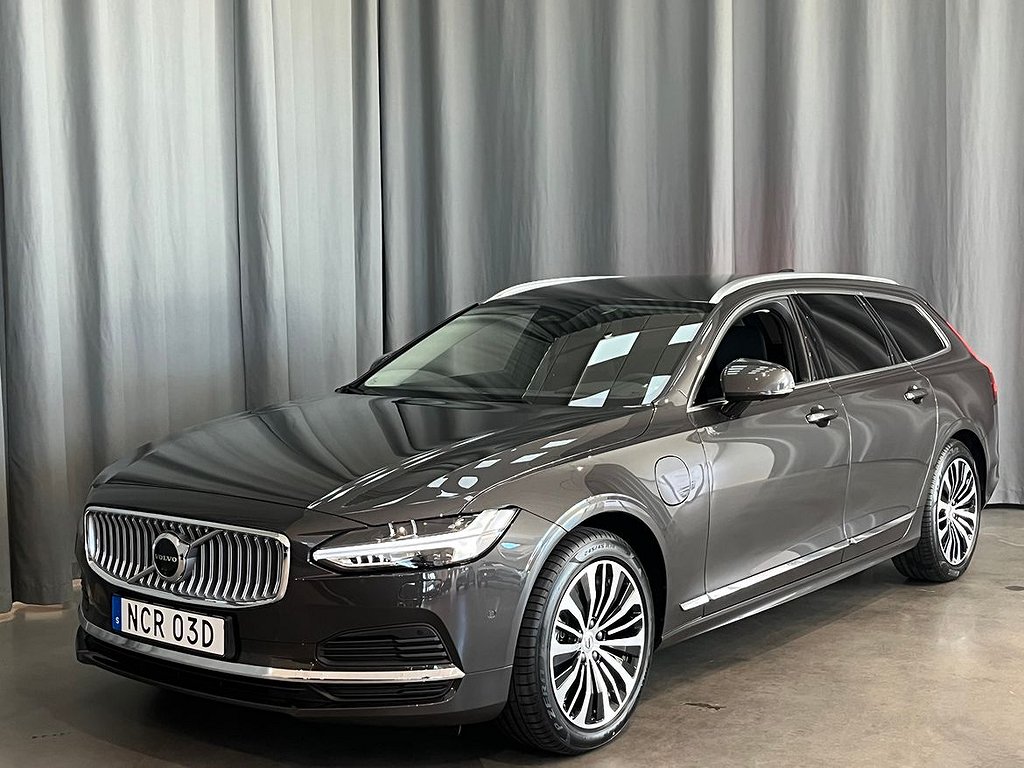 Volvo V90 T6 Core Edition II // Dragkrok // 360 kamera // Ljuspaket