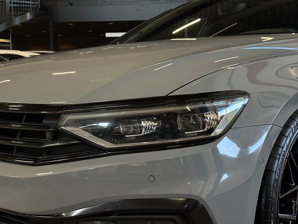 Volkswagen Passat Sportscombi TSI 272 R-EDITION Nr247/320 4M 20" Värmare