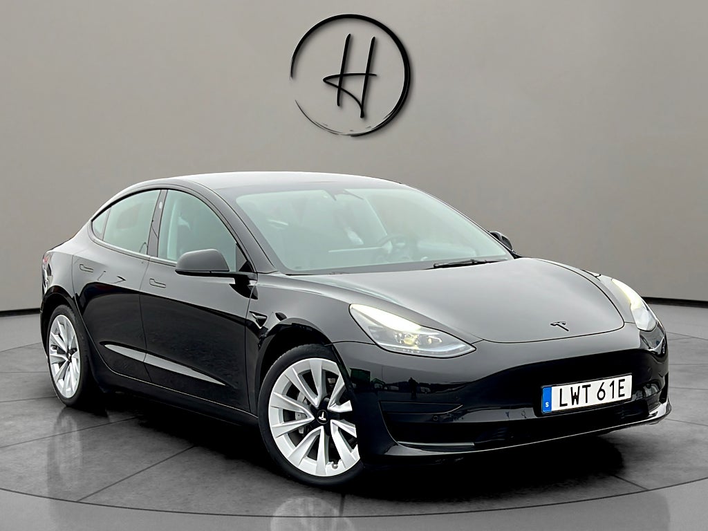 Tesla Model 3 Model 3 1-Ägare Panorama  Leasing  Momsbil Facelift Värmepump