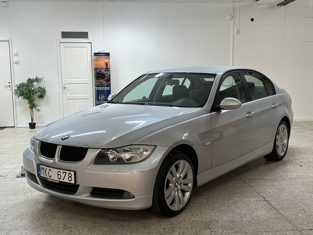 BMW 320 i Sedan Advantage I NY SERVAD 