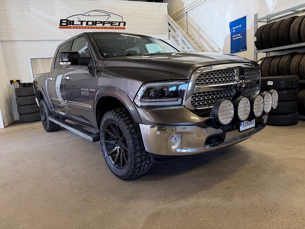 RAM 1500 Crew Cab 5.7 V8 HEMI 4x4 395 hk Laramie / Motorvärmare