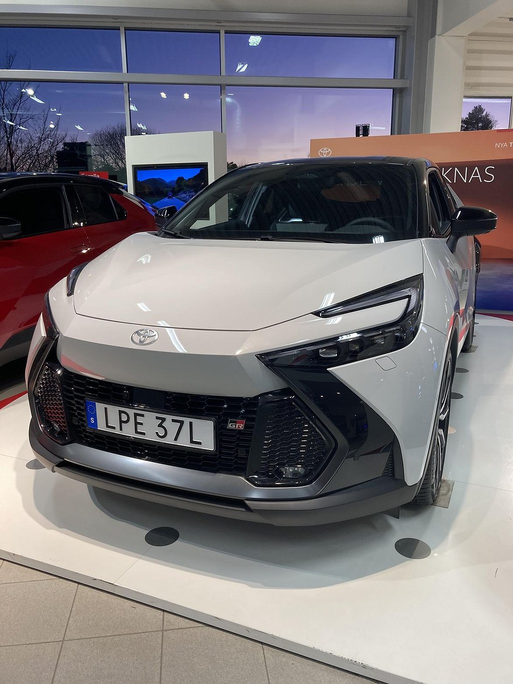 Toyota C-HR PHEV TOYOTA C-HR 2,0 LADDHYBRID FWD GR SPORT PREMIERE EDITION