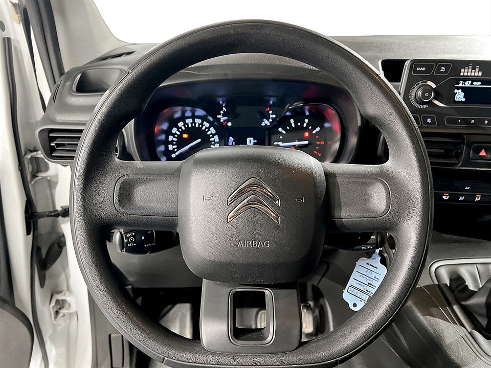 Bild på Citroën Berlingo New Bus 1.5 BlueHDi 75hk L1 DRAG P-SENSORER BAK