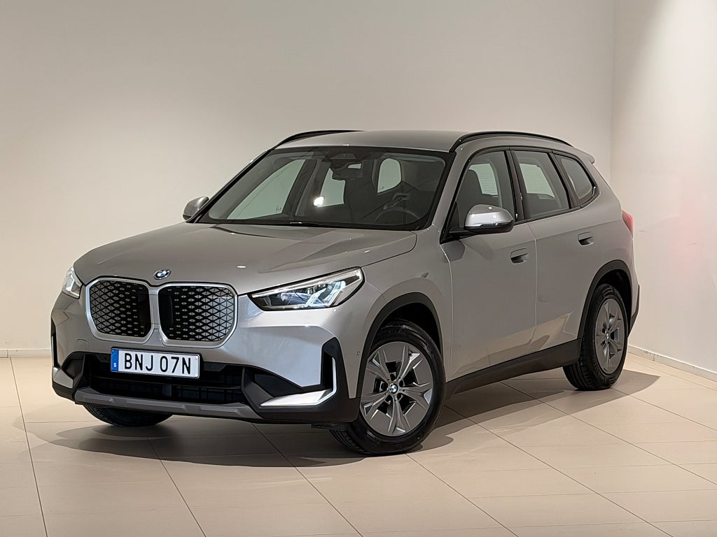 BMW iX1 xDrive 30, Drag, Värmare, Rattvärme, Navigator