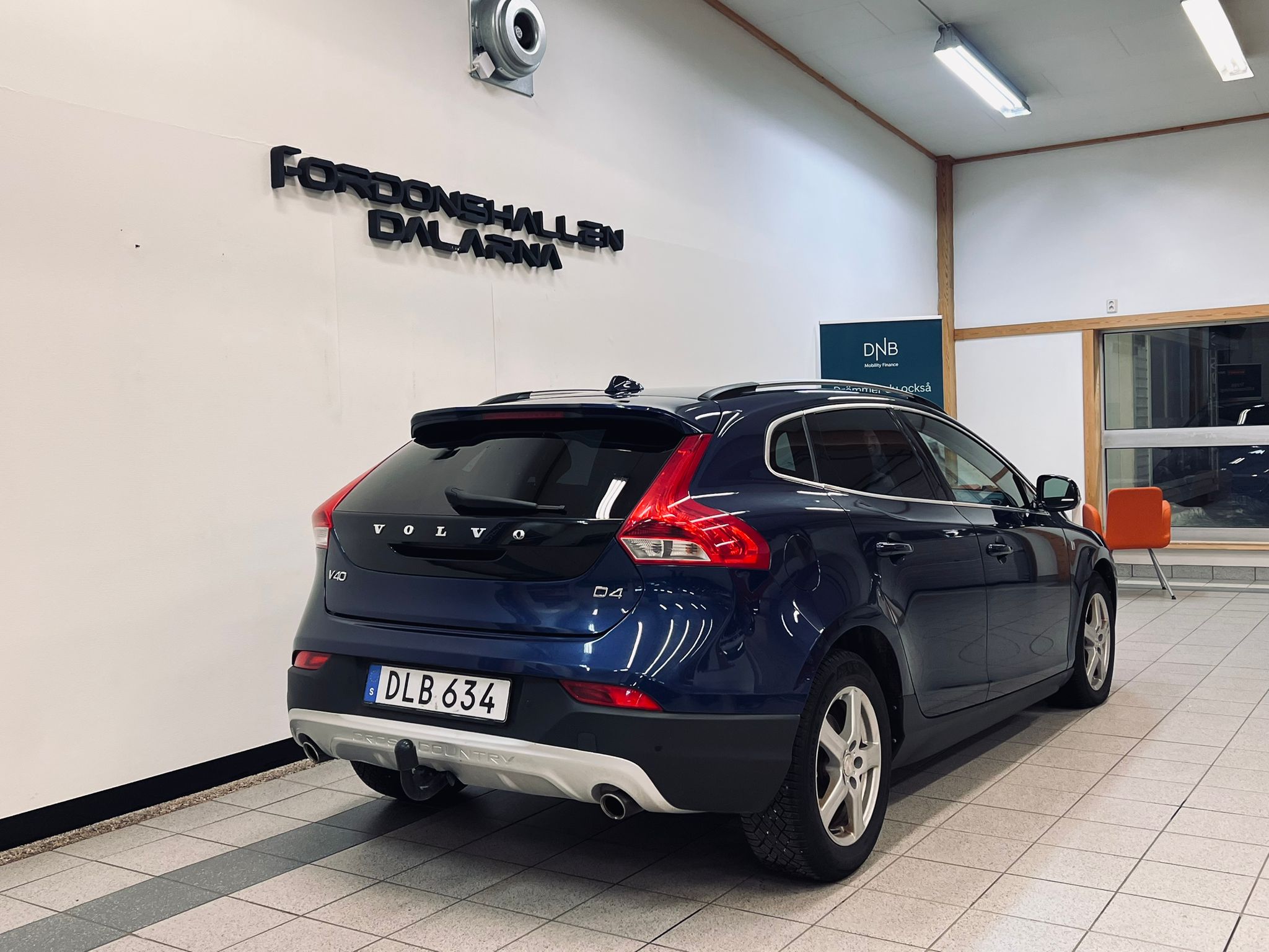 Volvo V40 Cross Country 2015, photo 6/45