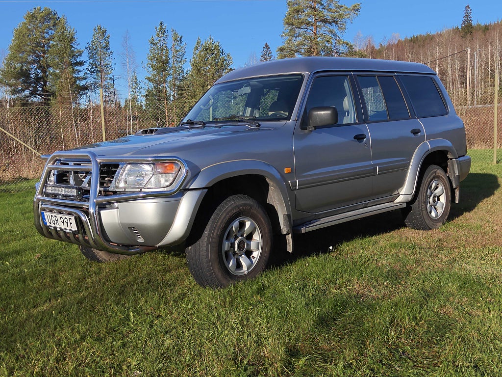 Nissan Patrol 5-dörrars SUV