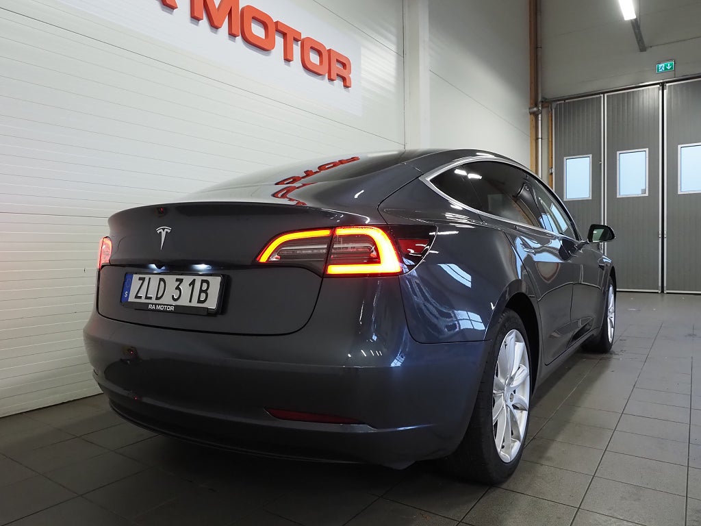 Tesla Model 3 Standard Range Plus Dragkrok Pano Kamera Navi Läder 2019
