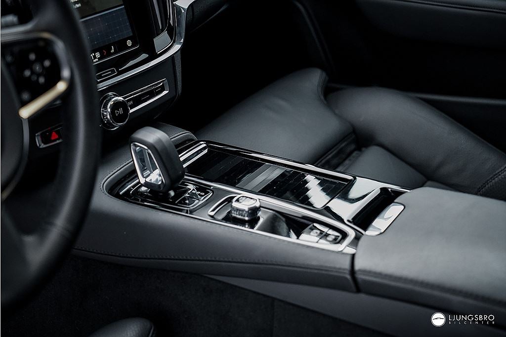Volvo V90 Recharge T6 AWD Plus Dark