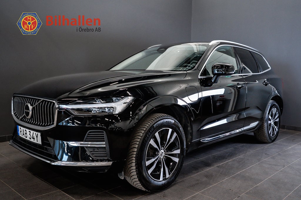 Volvo XC60 Recharge T6 AWD Core Bright Läder Komfortstolar Navi Kamera Pano