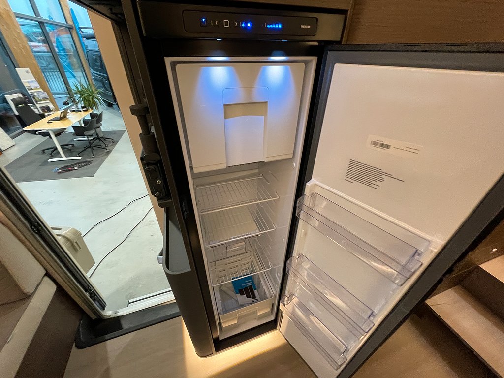 Adria Sonic Supreme 700 SL / Automat 180hk / ALDE / Taksäng - Adria