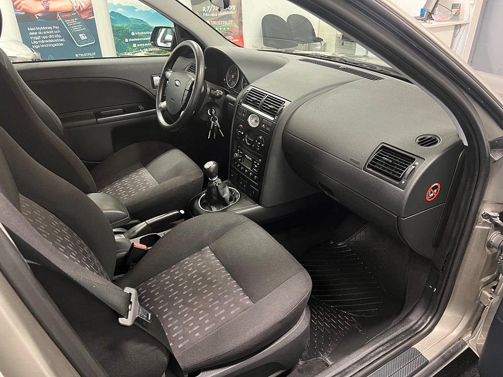 Ford Mondeo Hatchback 2.0 Manual, 145hp, 2003