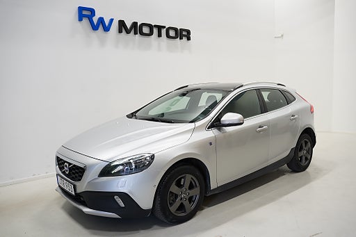 Volvo V40 Cross Country D4 190hk Ocean Race Pano D-värmare Drag Navi VOC Skinn