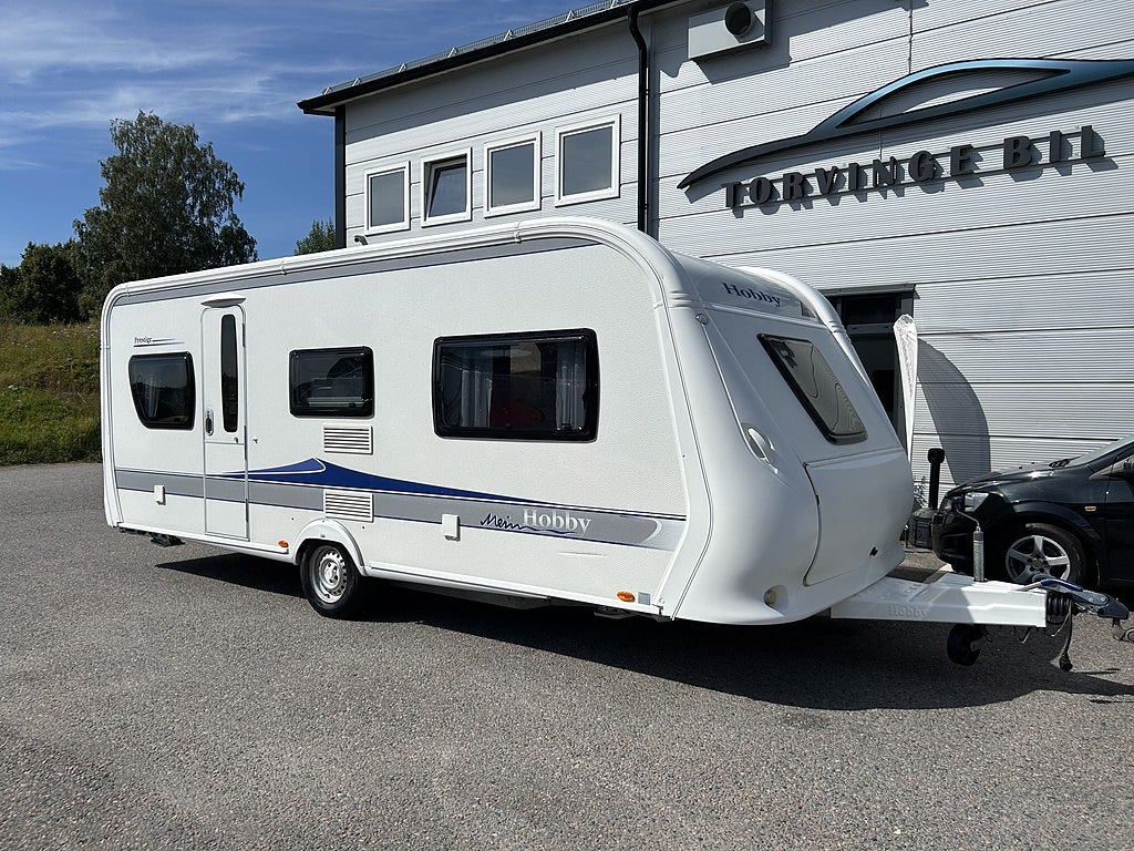 Hobby 560 UL PRESTIGE  Elektroniska Stödben Aldvärmare Fukttestad välv