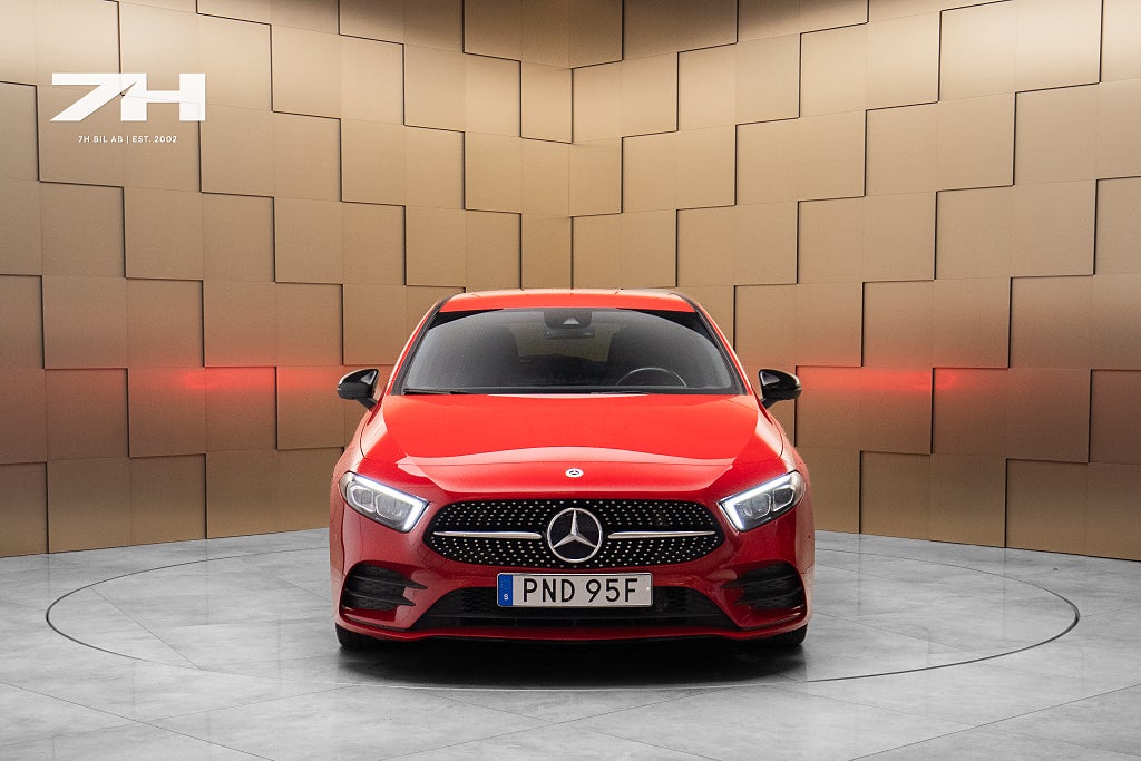 Mercedes-Benz A180 AMG-Line / Night Package / Kamera / Farthållare