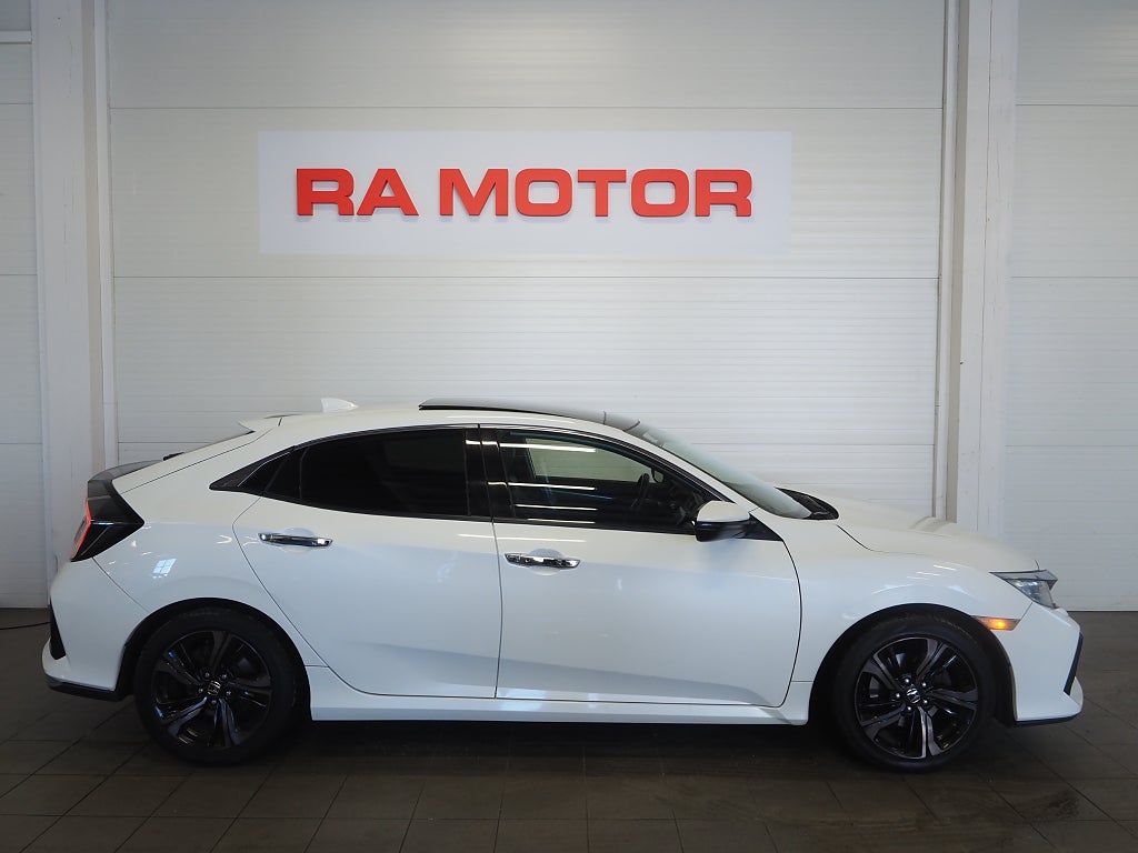 Honda Civic 1.5 i-VTEC Turbo 182hk Prestige |Pano|Kamera|Nav|Skinn| 2017