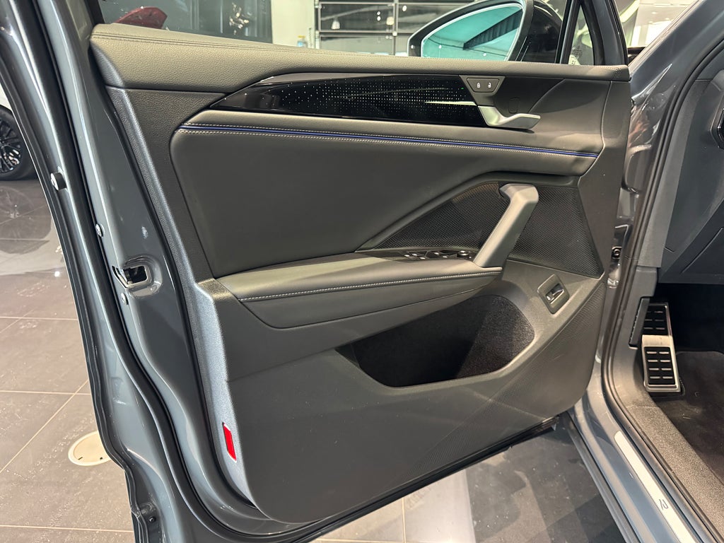 Volkswagen Tiguan 2.0 TDI 4Motion R-Line Panorama Harman Kardon Värmare - bild 12