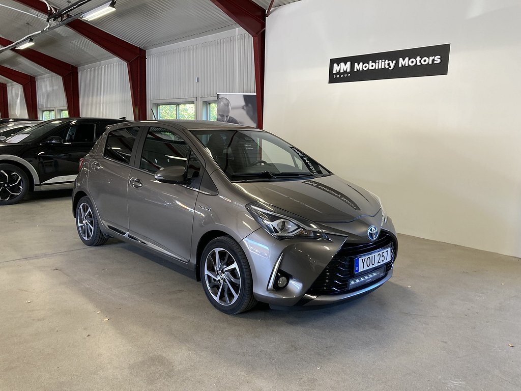 Toyota Yaris Hybrid e-CVT Executive / V-hjul / Motorvärmare